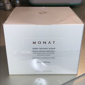 Monat Berry Refined Scrub